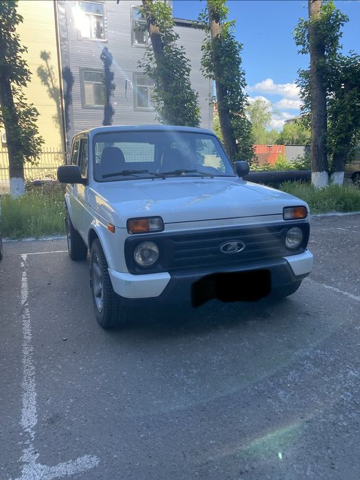 Продам нива урбан 21124