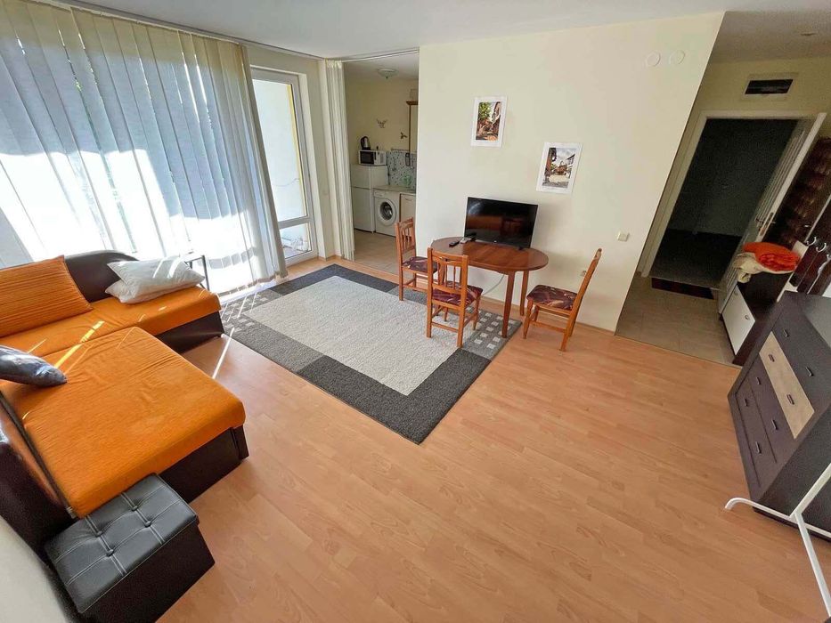 Дава се под наем Двустаен апартамент в Свети Влас - 65 кв.м за 200 € - Снимка #2