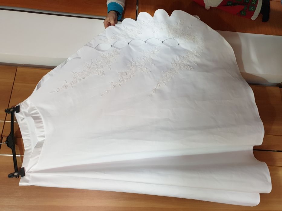 Fusta eleganta de gală