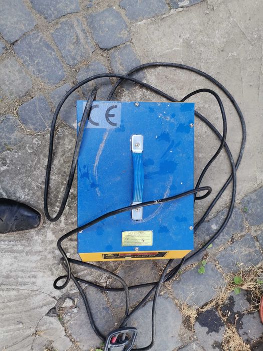 Incarcator, redresor baterii 24v  30A pentru electrostivuitor etc