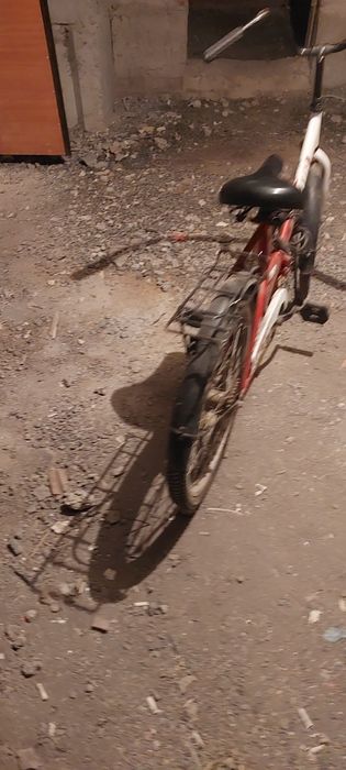 Продам сорочно 2 велосипеда.