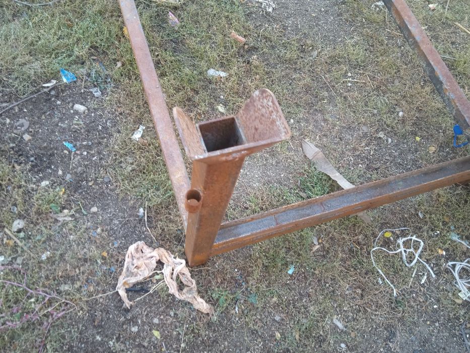 Решетка от балкона и стеллаж