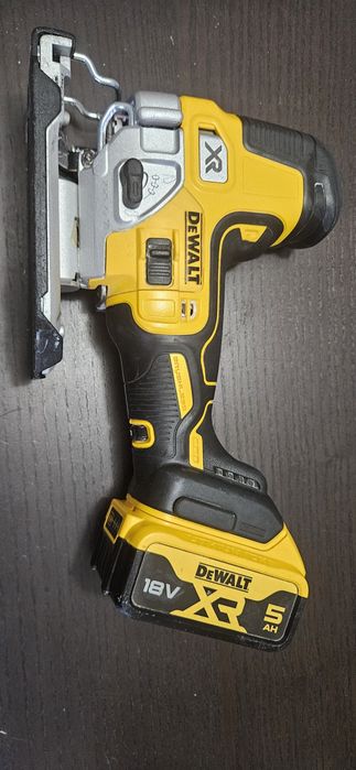 Soricel/decupir Dewalt DCS 335