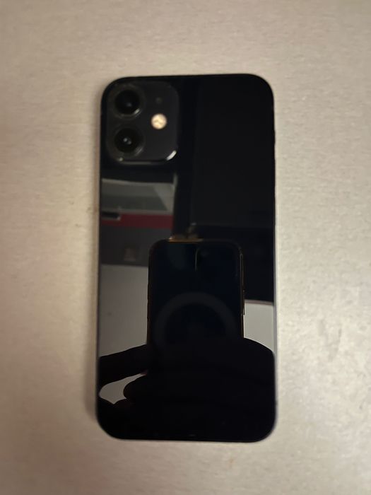 iPhone 12 mini черен