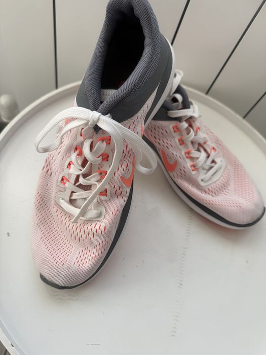 Боти и маратонки