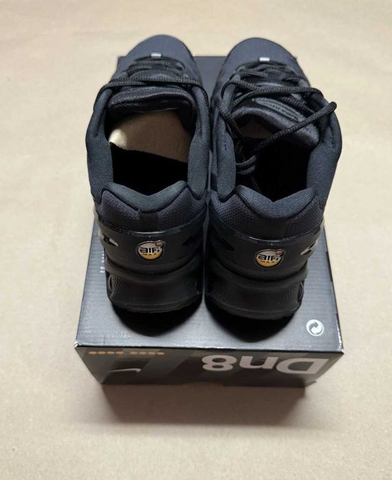 Обувки Nike / Air Max Plus / DN8 "Triple Black" + КУТИЯ