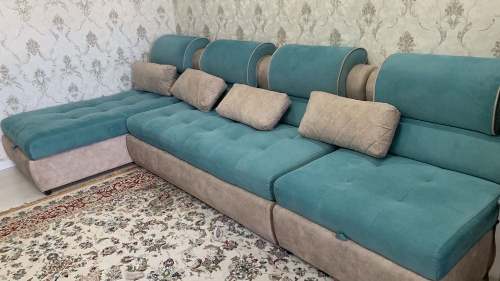 Диван бирюзовый большой