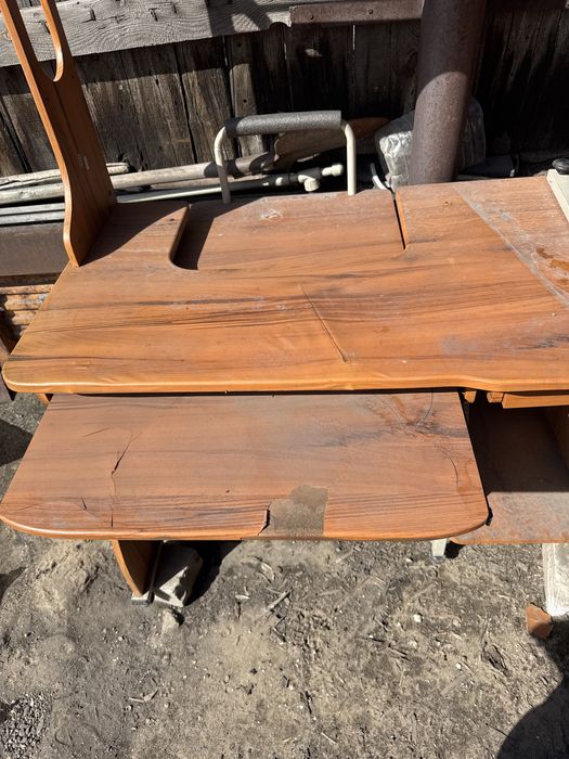 Продам компьютерный стол