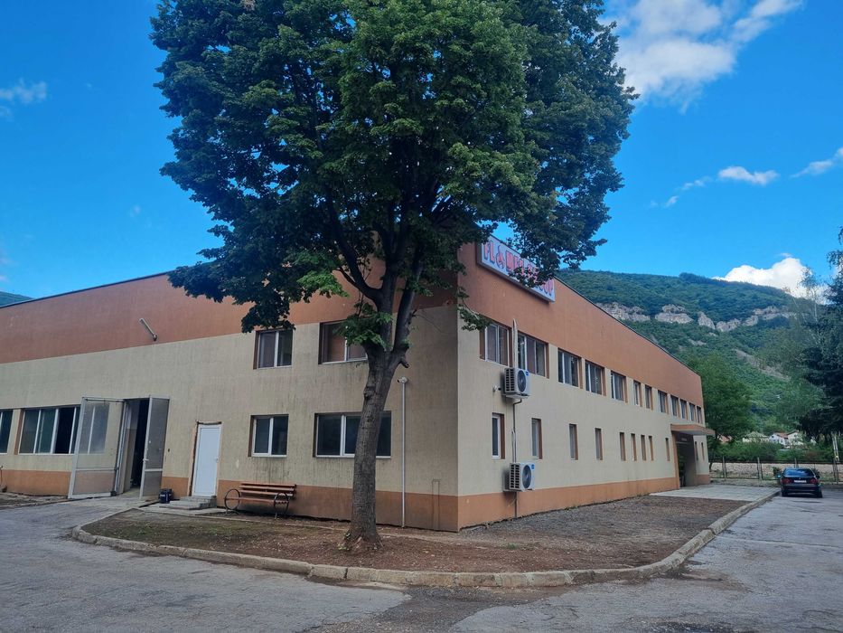 Дава се под наем Промишлена сграда в с. Церово, Област София-област - 500 кв.м за 1377 € - Снимка #1