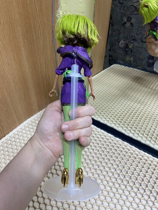 Продам куклу монстр  хай)