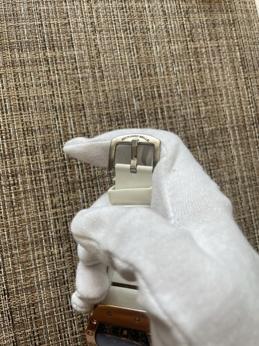 Различни часовници на известни марки