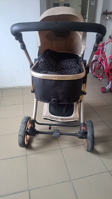 Коляска в хорошем состоянии.