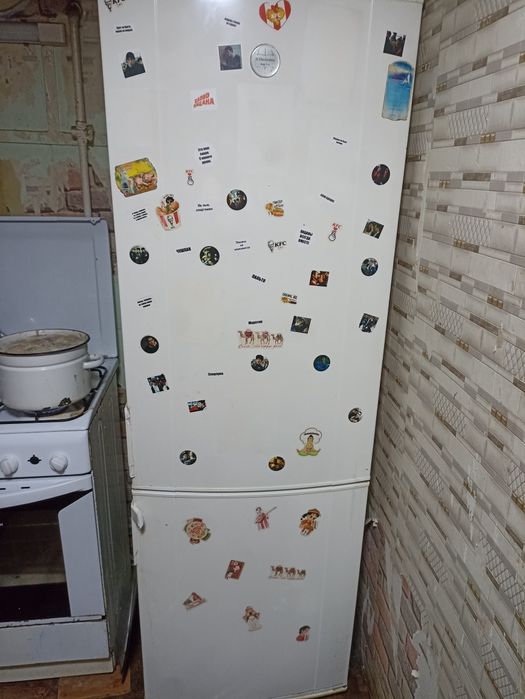 Холодильник продам все работает