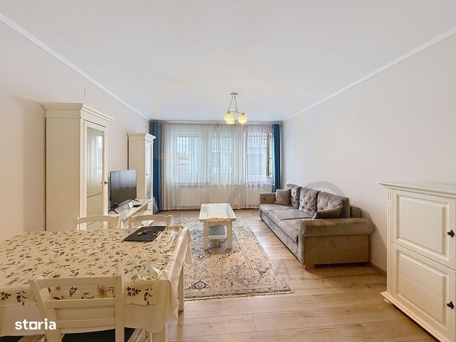 2 separate bedrooms + living room close to Platinia Shopping Center