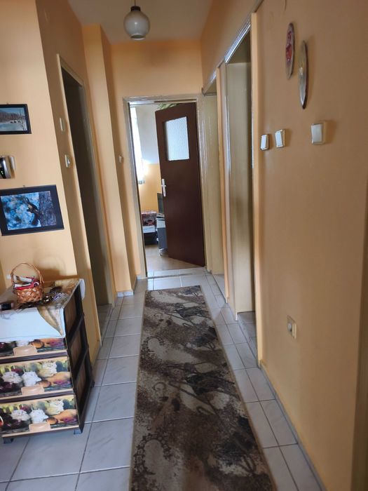 Продавам 4 стаен апартамент