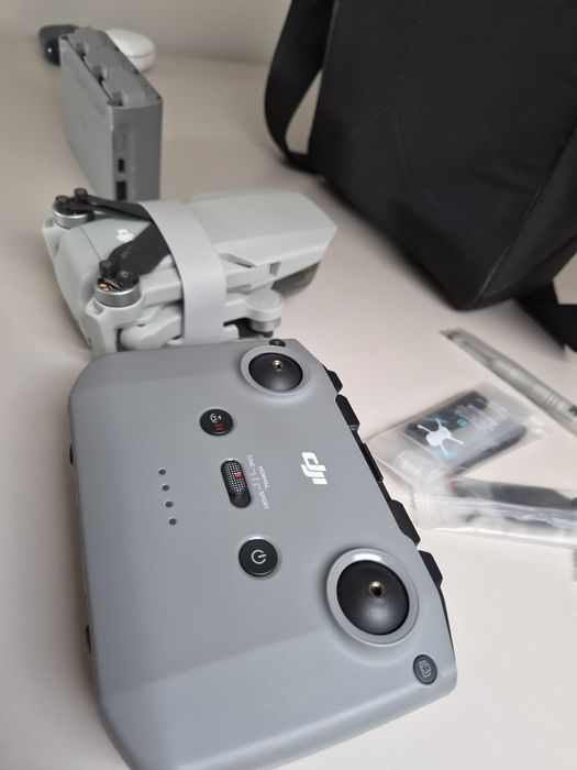 DJI Mini 2 SE Fly More Combo 3 baterries