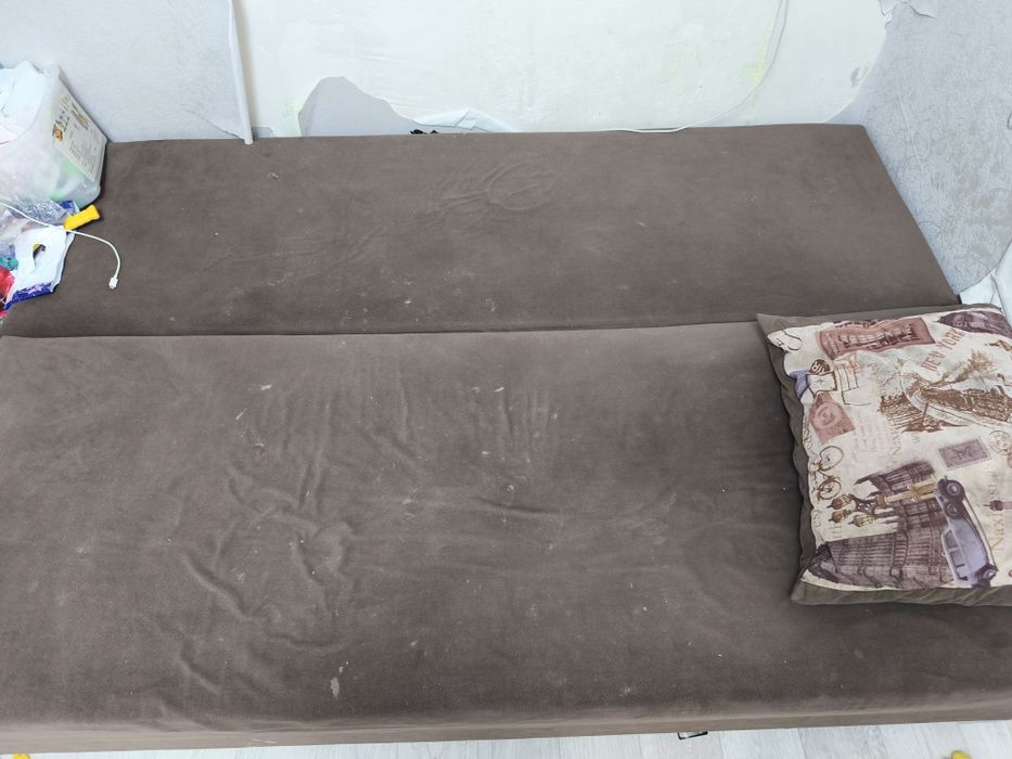 Тахта в хорошем состоянии