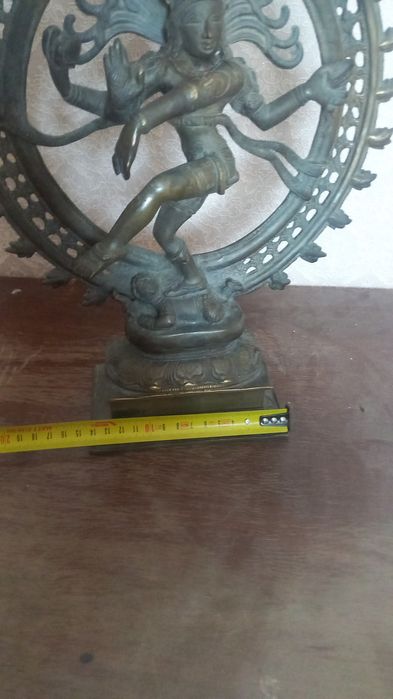 Продам бронзовую статуэтку натараджи