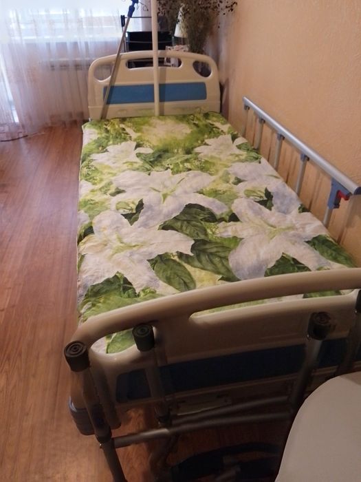 Кровать медицинская