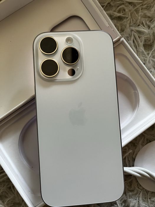 продам Iphone 16 pro