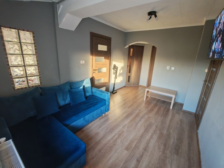 Casă renovată complet, 3 dormitoare, 780 mp teren – zonă excelentă Pec