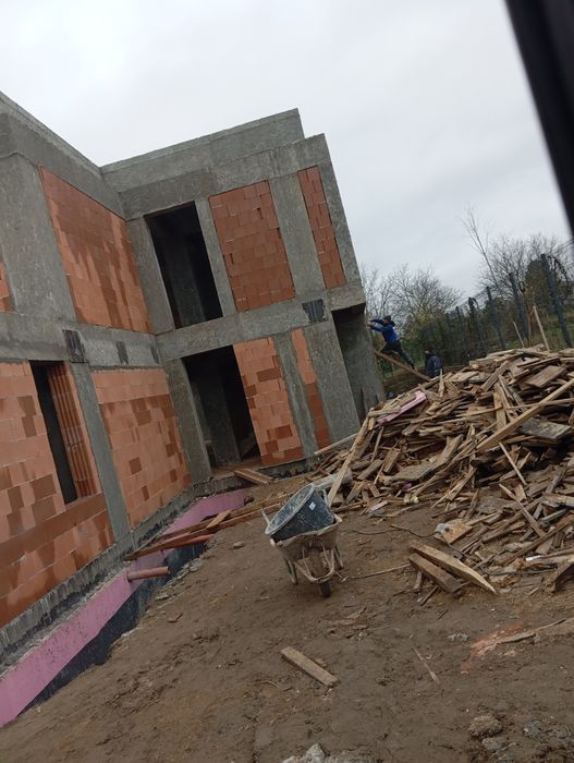 Renovări case,apartamente scări de bloc