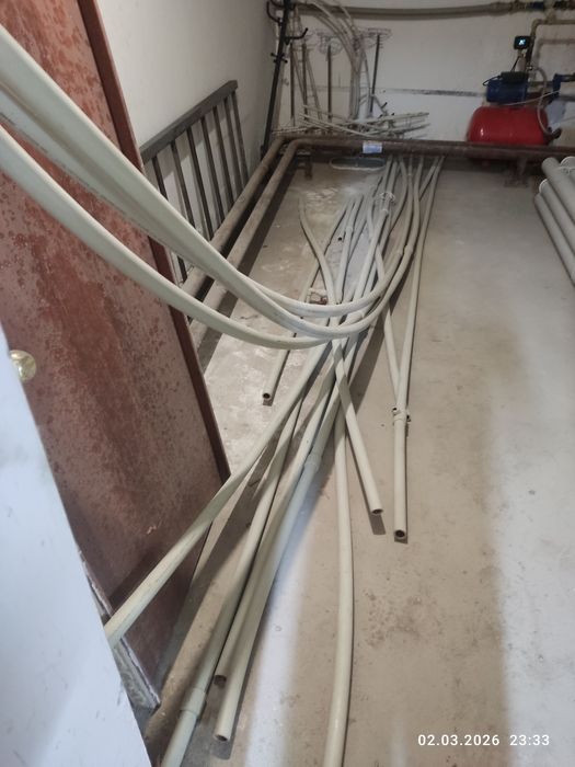 Пластик труба 32.