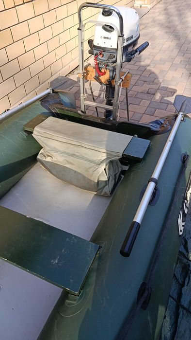 Продам лодку с мотором