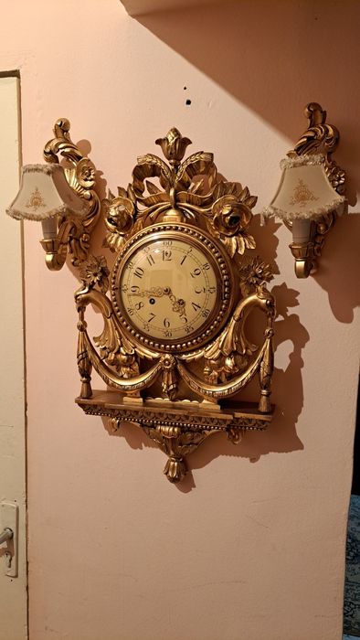 Ceas cu pendul de perete vechi