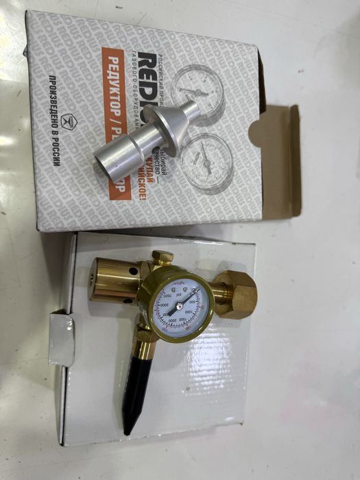 Баллон для гелия и редуктор