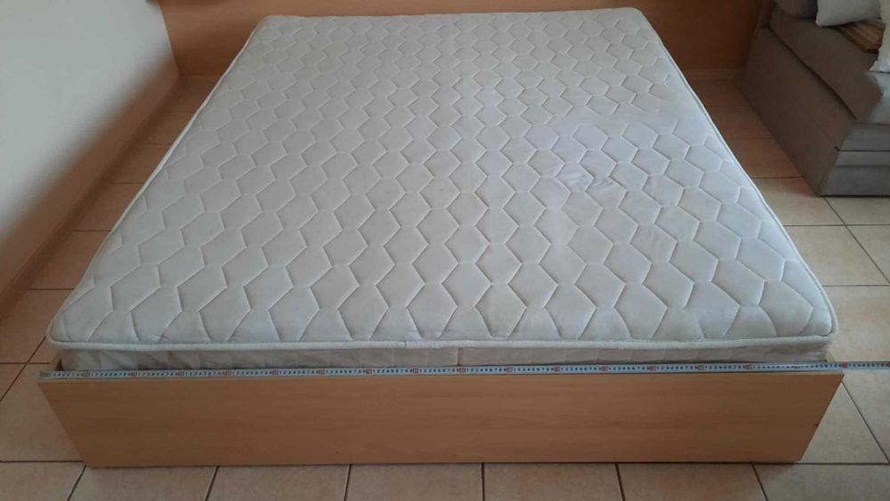 спалня с  еднолицев матрак