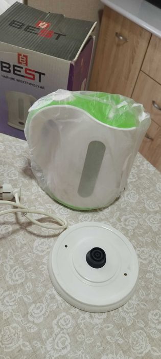 Продаю электрический чайник