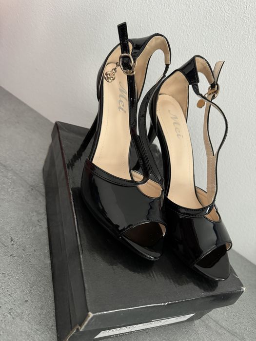 Sandale de lac cu toc cui