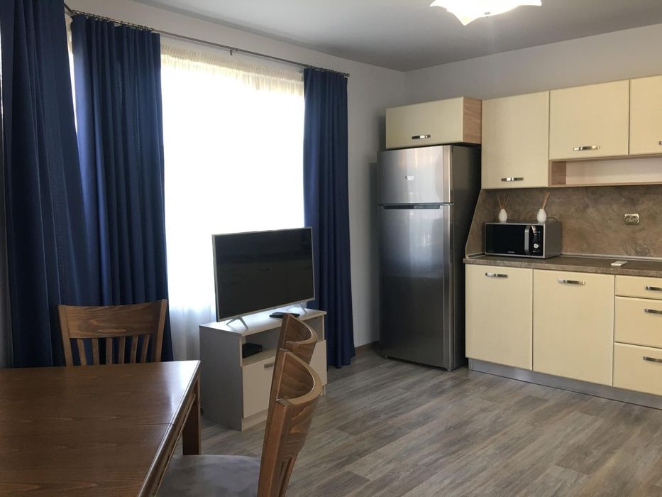 Дава се под наем Двустаен апартамент в Пловдив, Център - 80 кв.м за 510 € - Снимка #2