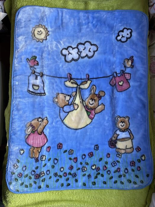 2 бр Зимно плюшено бебешко одеяло размери 80 на 110 см.