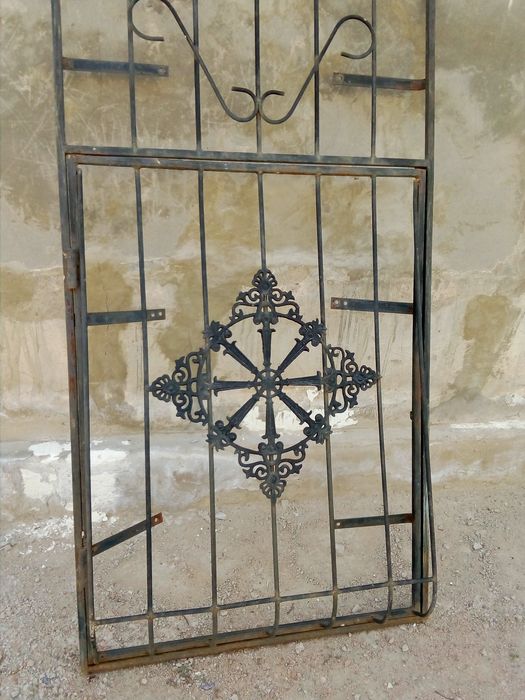 Продаётся:Решетки 0,90 х 1,20