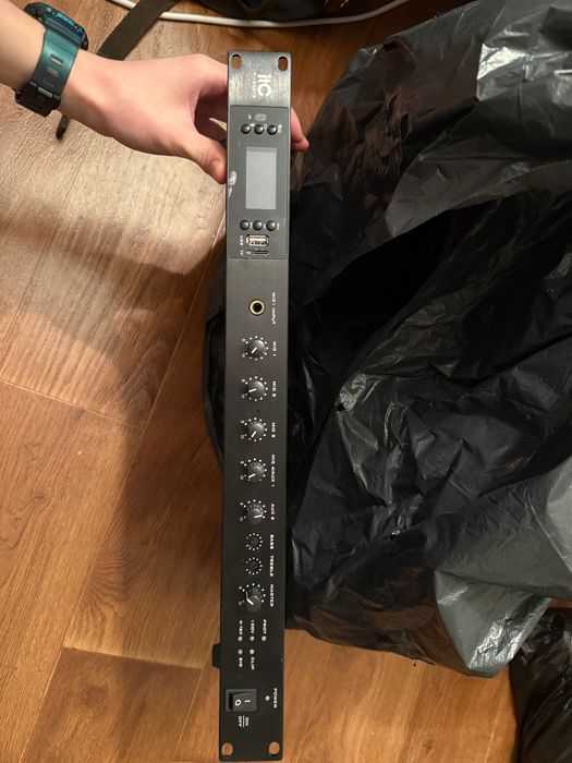 Микширующий усилитель Class D Bluetooth / USB / Tuner