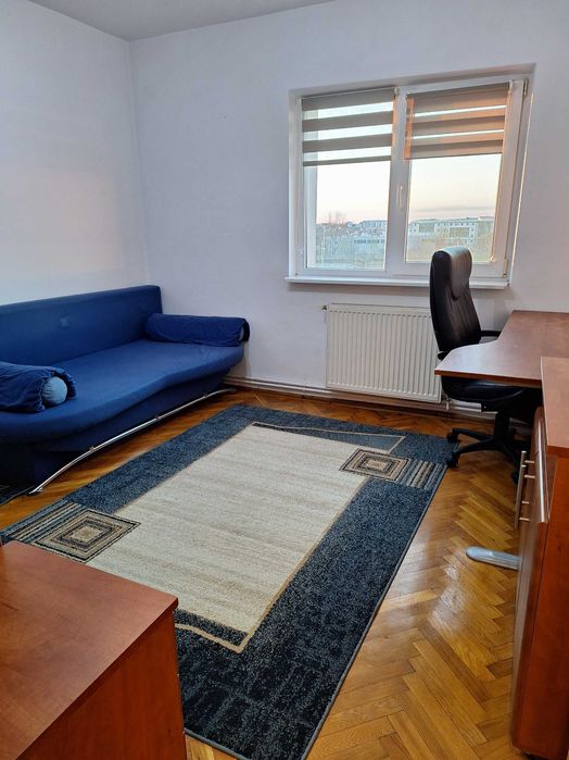 Inchiriere Apartament 4 camere, zona Strand 1 (zona liceul O. Ghibu)