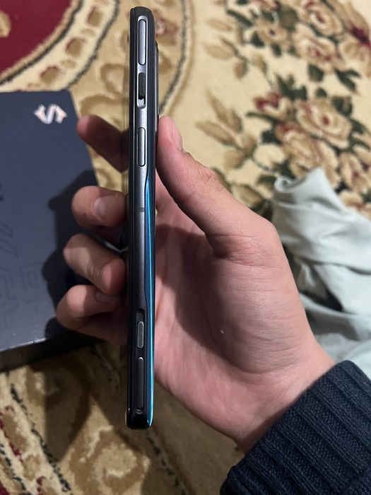 Black shark 5 12/128 obmen