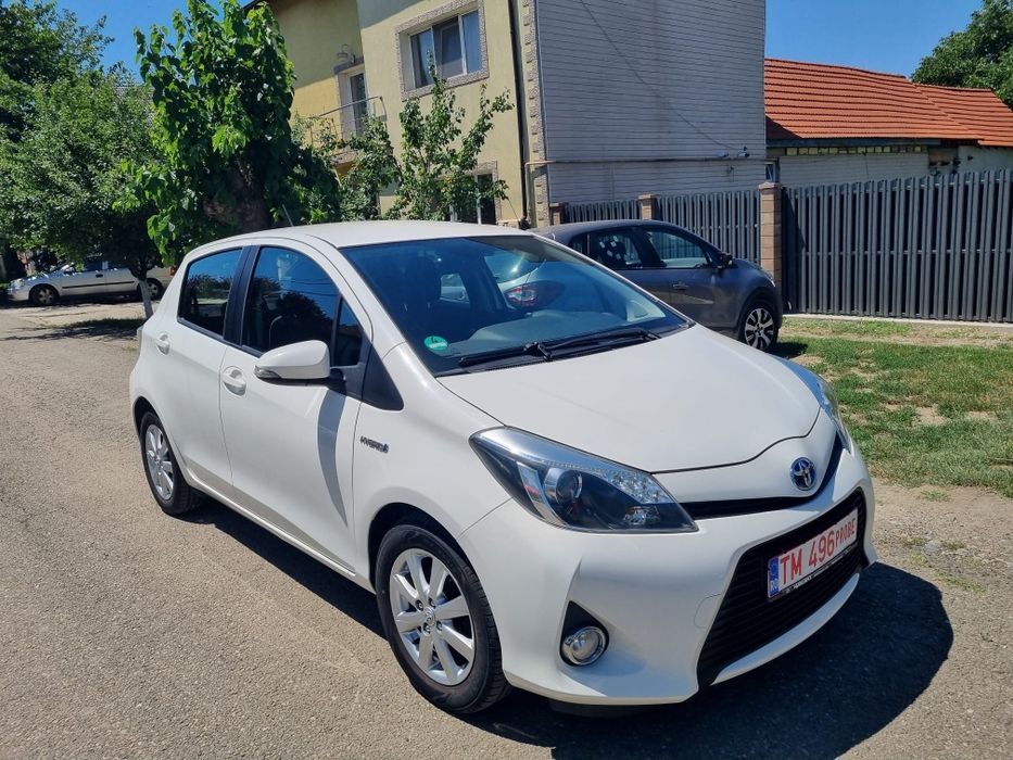 Toyota Yaris 1.5 benzina și hybrid an 2012 cutie de viteze automata  euro 5