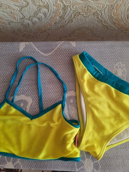 Продам детские купальники