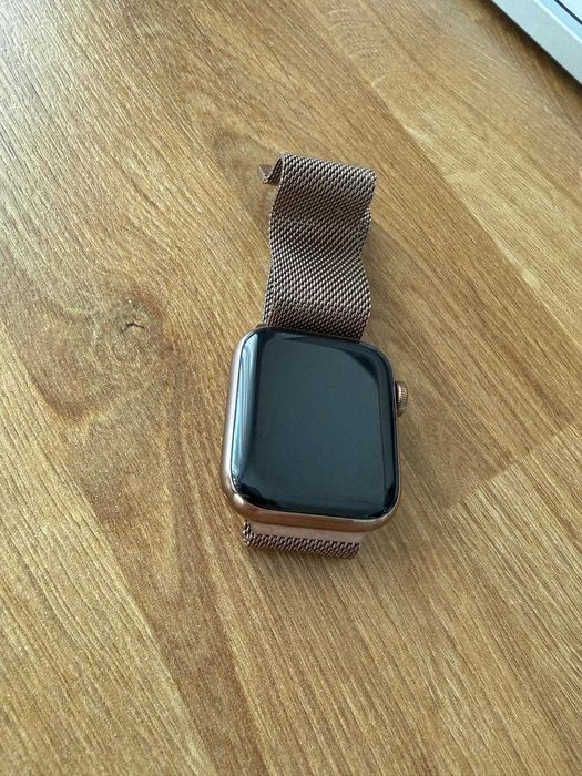Apple Watch 5 40mm GPS + Cellular Stainless Steel