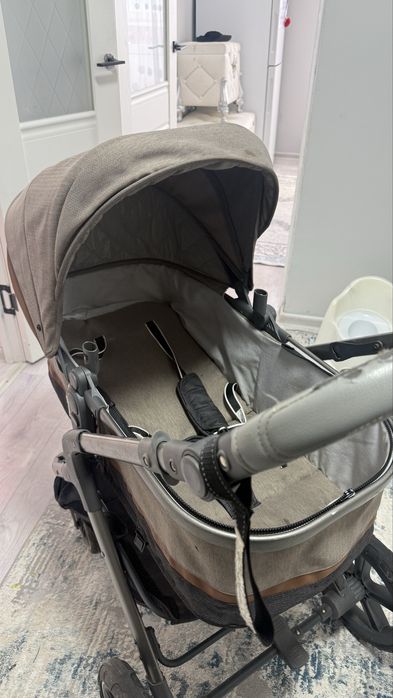 Продам коляску за 10.000