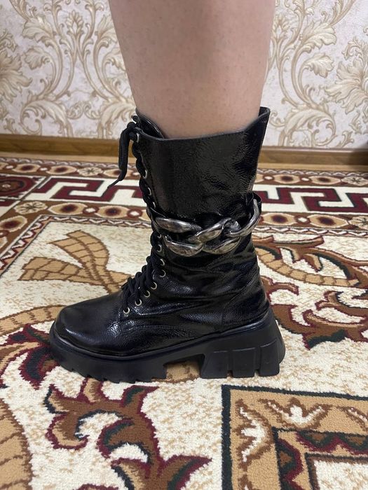 Продаётся модный сапоги