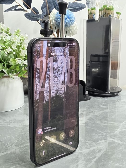 iPhone 17 почти новый. Без царапин.