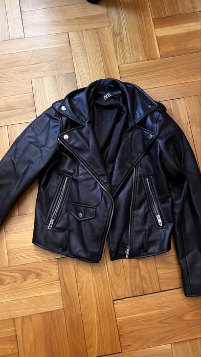 Кожено яке от Zara