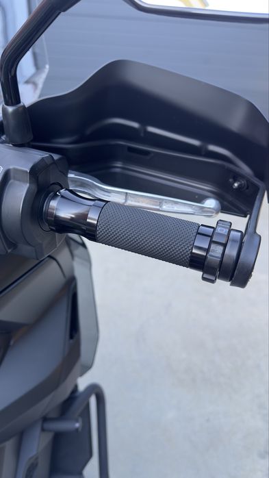 Vând Honda X-ADV 750 (2024) – 7863 km, Stare ca nouă.  Revizie Aprilie 2026