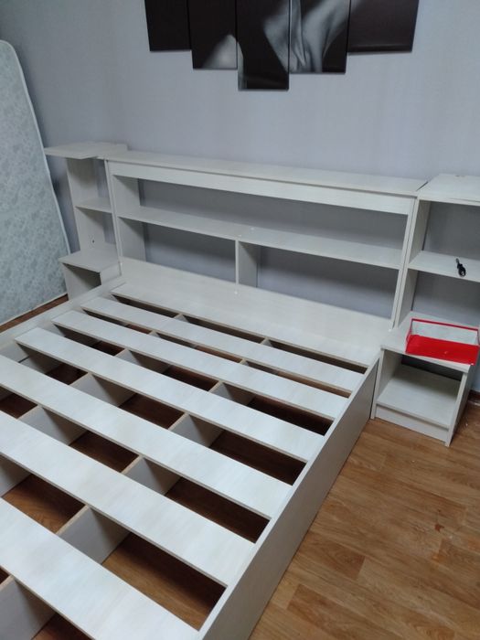 Продам кровать без матраса