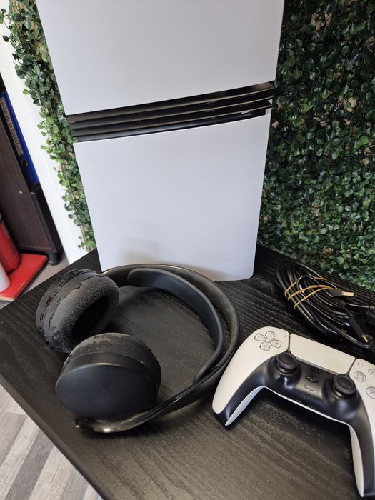 Конзола Ps5 pro с кутия