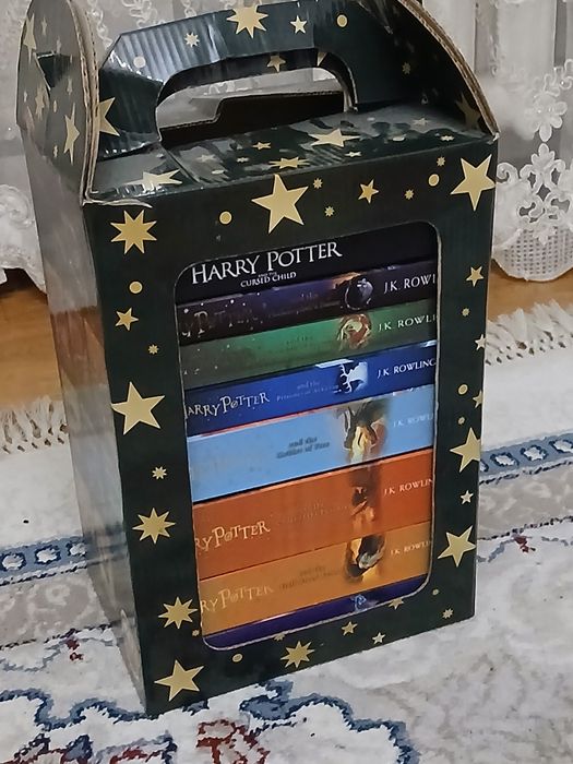 Книги Гарри Поттера на английском, срочно продаётся